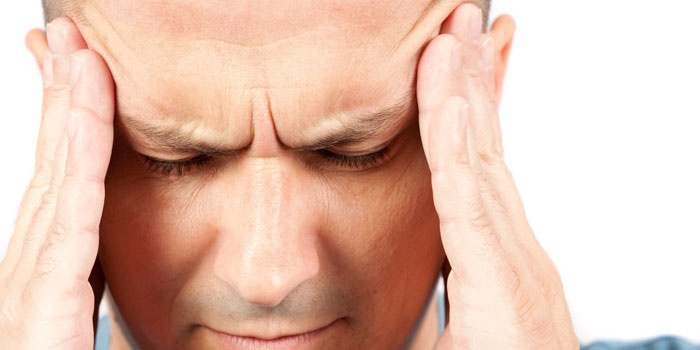 Приступ мигрени у мужчины