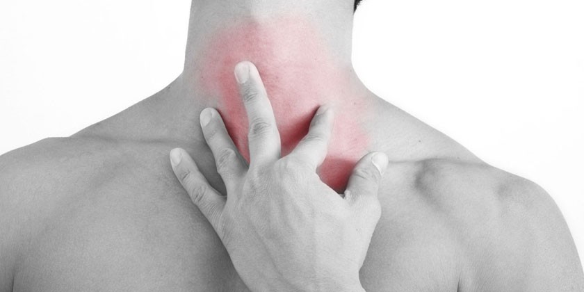 Боль в области щитовидки