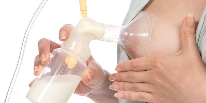 Сцеживание молока