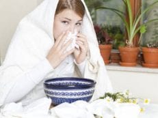 Лечение при простуде в домашних условиях — первые симптомы, постельный режим, обильное питье и диета