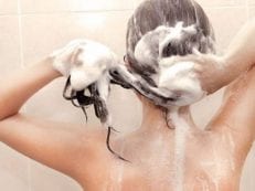 Противогрибковый шампунь для волос и тела — обзор лучших лечебных средств и способ их использования