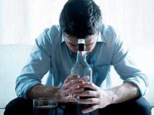 Симптомы алкоголизма - первые признаки у мужчин и женщин