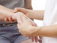 Синдром Зудека – лечение при травме рук