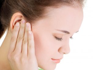Шум в ушах: причины появления, его стадии и как лечить?
